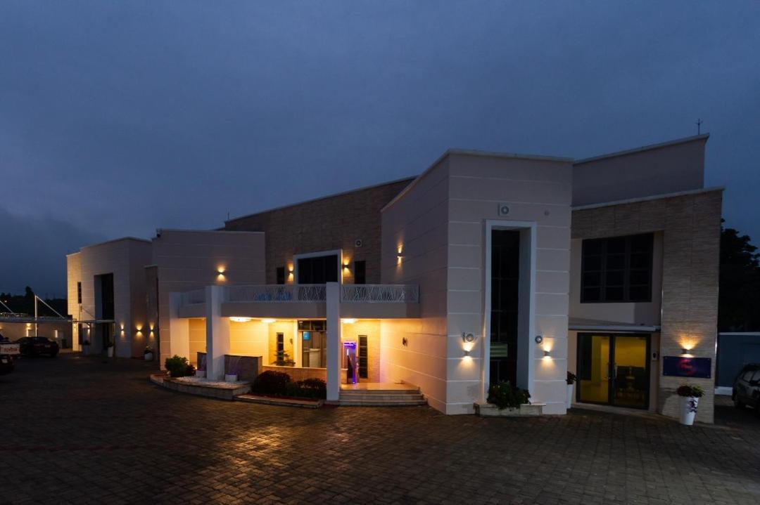 Hera Abuja Exterior photo